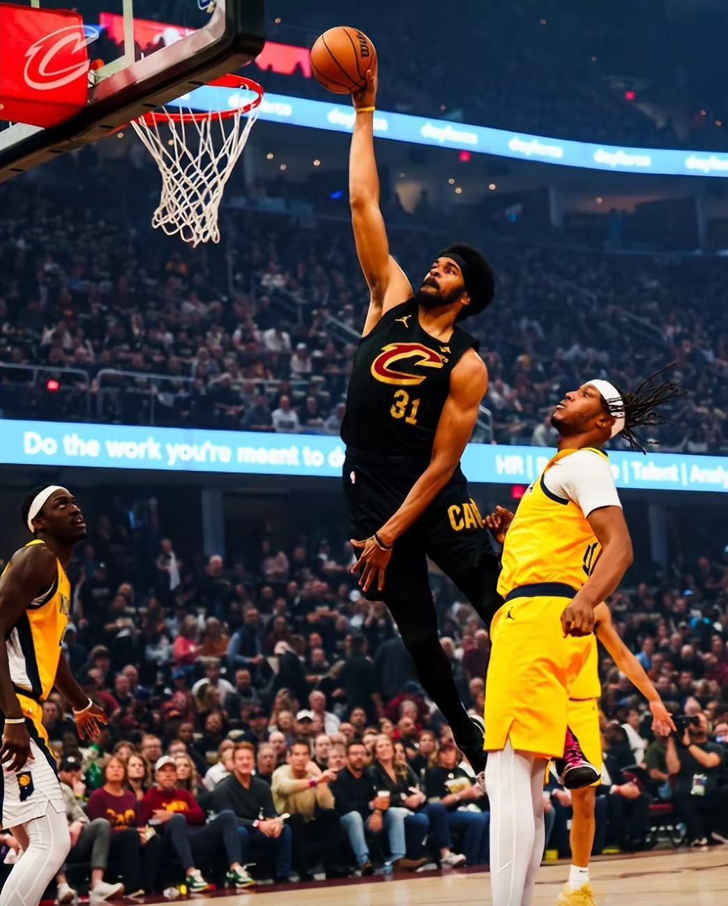 NBA常规赛骑士客场130-116逆转热火米切尔缺阵阿伦30+10 第2张 NBA常规赛骑士客场130-116逆转热火米切尔缺阵阿伦30+10 第2张