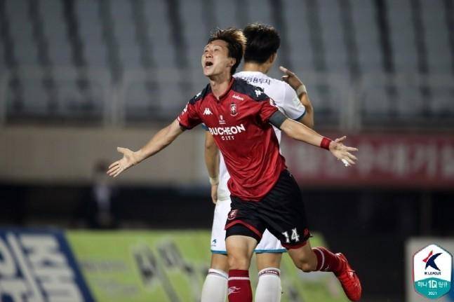 包含韩职联今日推荐:大邱FCvs济州SK前瞻大邱FC或主场告负的词条 第1张 包含韩职联今日推荐:大邱FCvs济州SK前瞻大邱FC或主场告负的词条 第1张