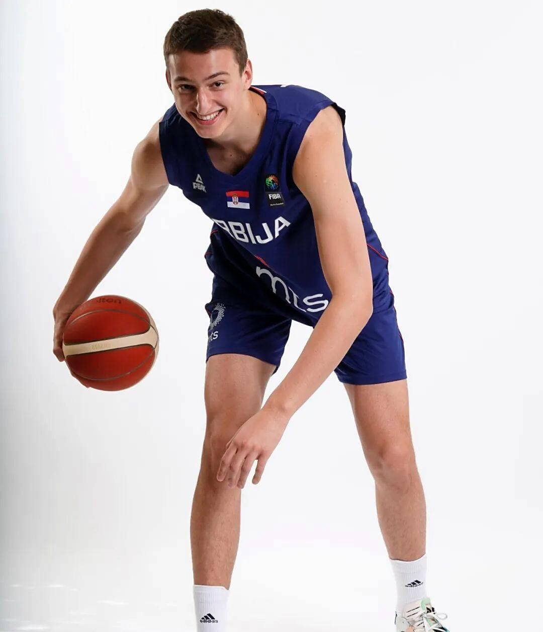 约维奇曾提议续约两年且年薪要求不高但AC米兰没同意的简单介绍  第1张