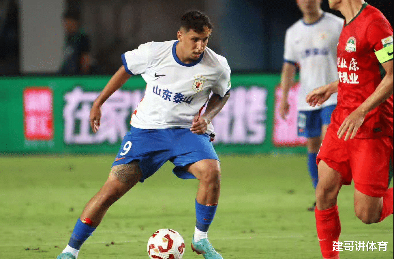 鲁媒：泰山适应三中卫但问题未解决泰山取得三连胜的简单介绍  第1张