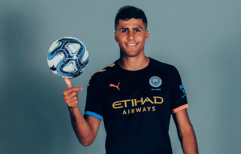 包含罗马诺：黄潜将签下布坎南球员永久转会的词条