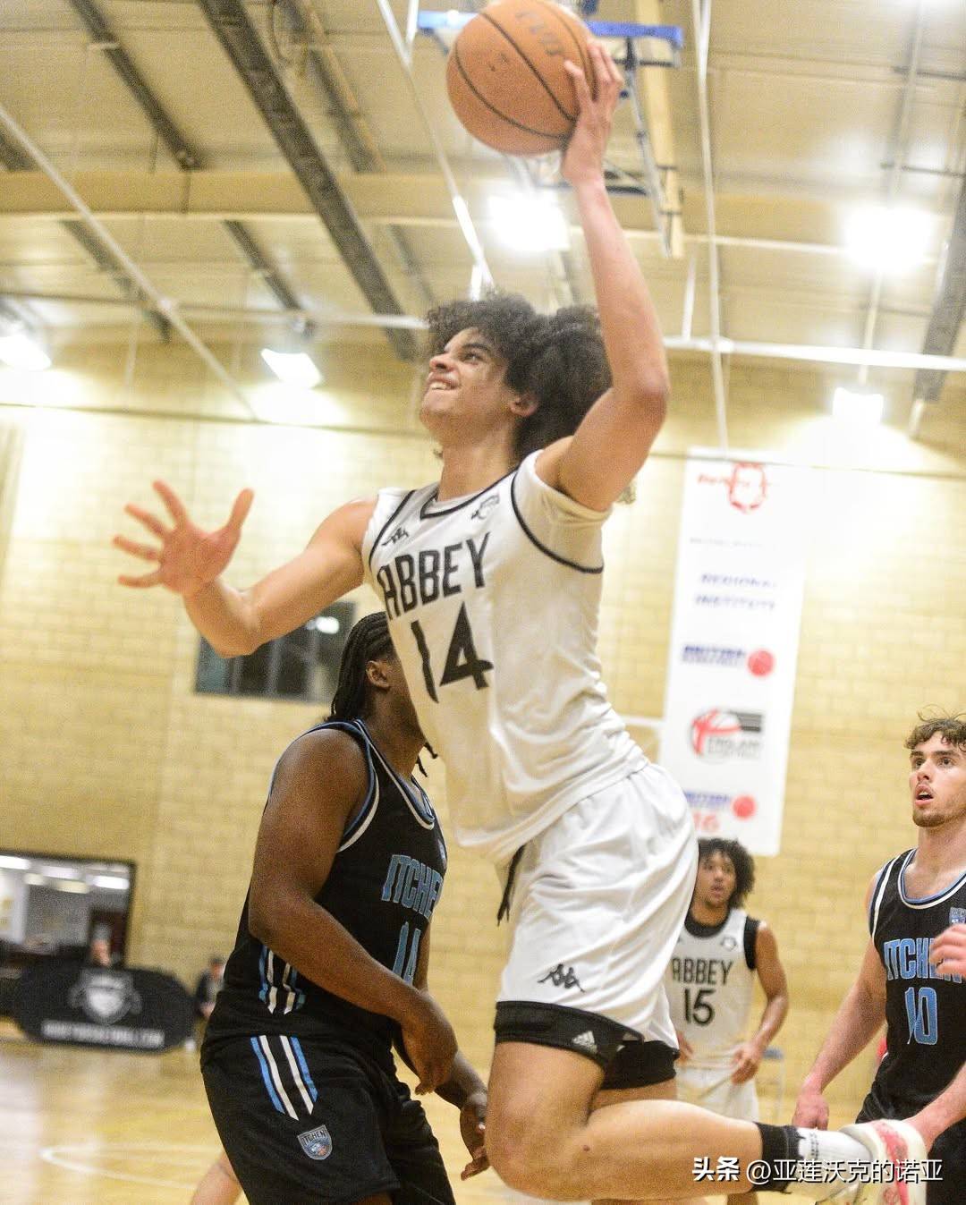 NCAA:德克萨斯大学VS亚利桑那州立大学的简单介绍