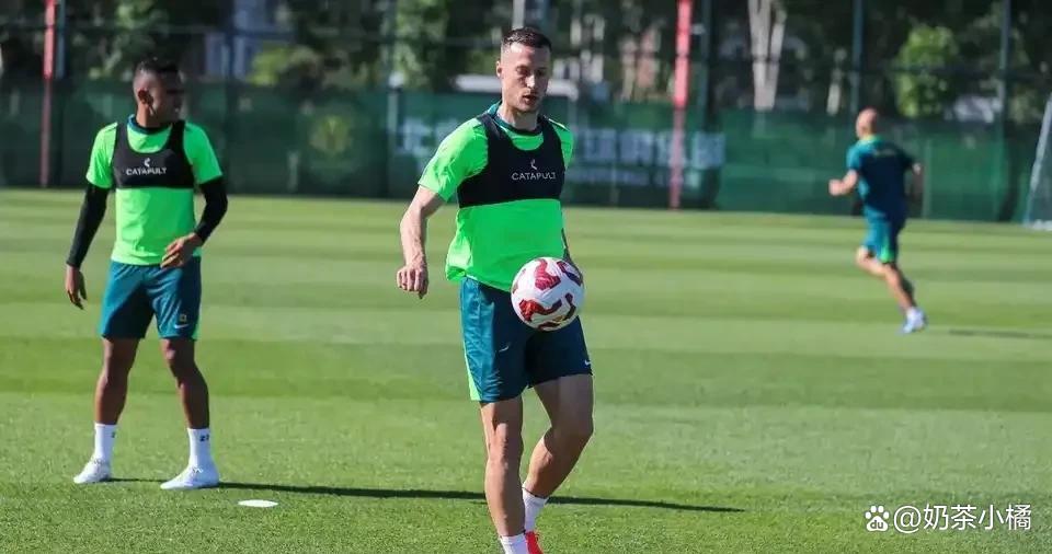 包含津门虎夏窗不换外援边后卫成了球队最渴望寻找的目标的词条