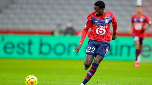 包含有英超球队愿开价2000万欧求购小维阿而小维阿希望加盟法甲马赛的词条