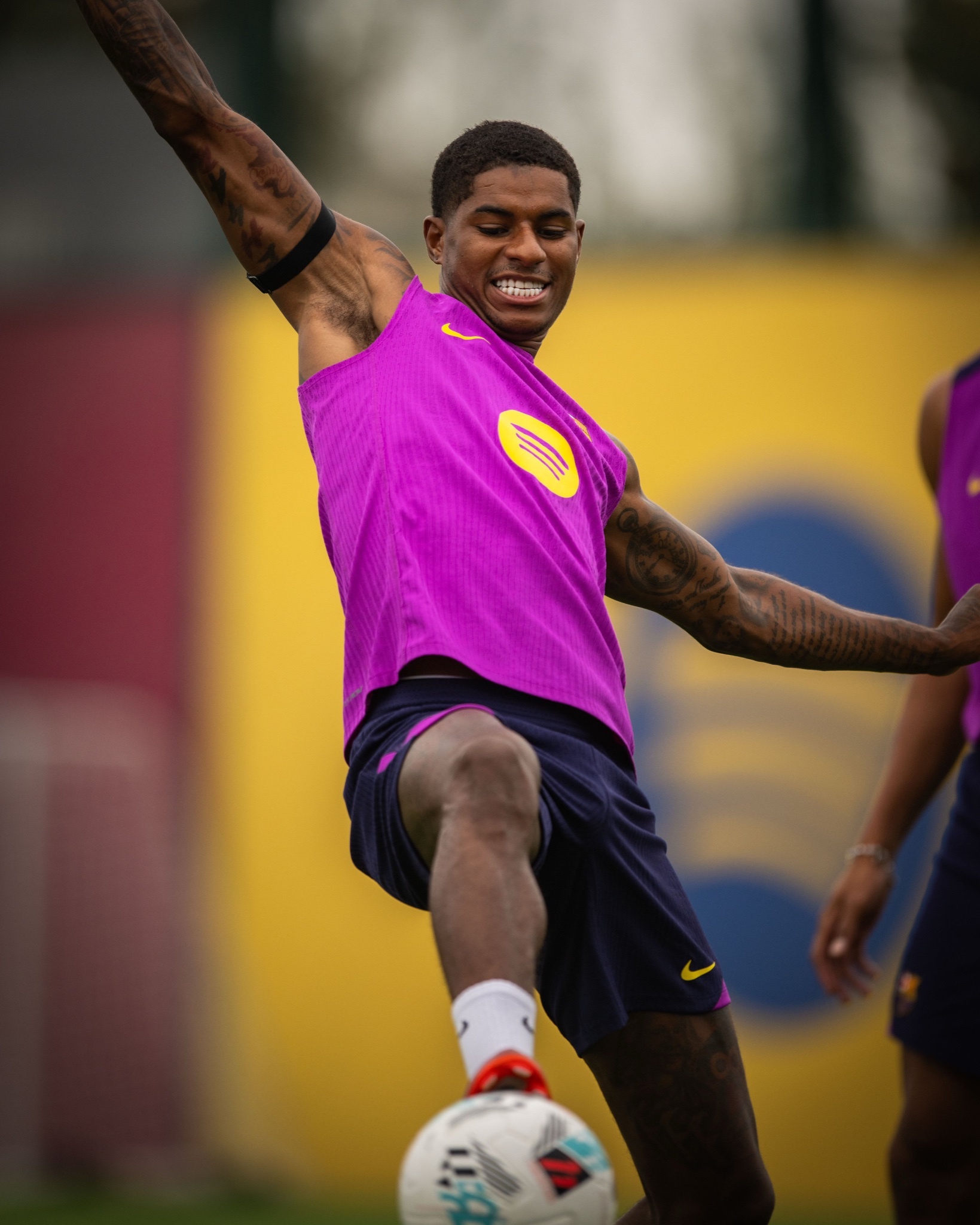 拉什福德分享加盟巴萨的感受巴萨具备争夺欧冠的实力的简单介绍  第2张