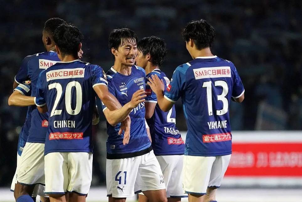 包含日职联广岛三箭VS清水鼓动前瞻广岛三箭历史交锋稍占优势的词条  第1张