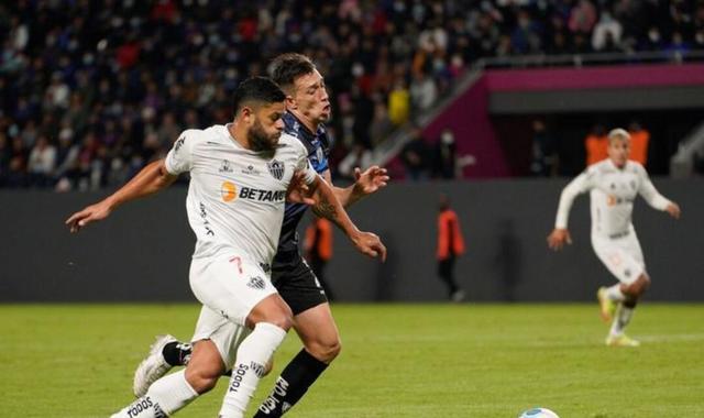 关于38岁胡尔克任意球双响米内罗竞技不敌帕尔梅拉斯的信息