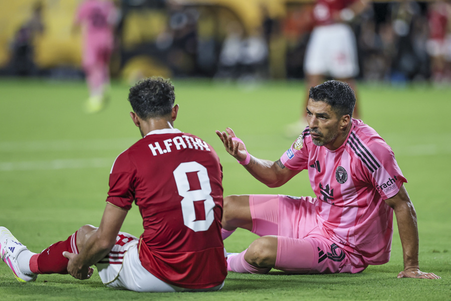 包含奥克兰城球迷抗议国际足联世俱杯悬殊比分引发众怒的词条  第1张