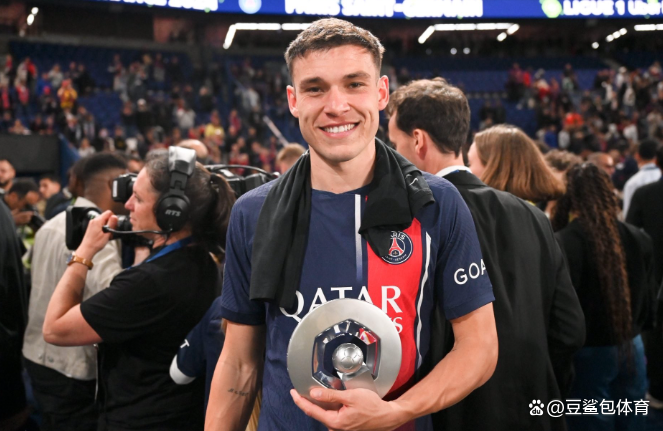 乌加特与姆巴佩前女友购物两人恋情公开的简单介绍