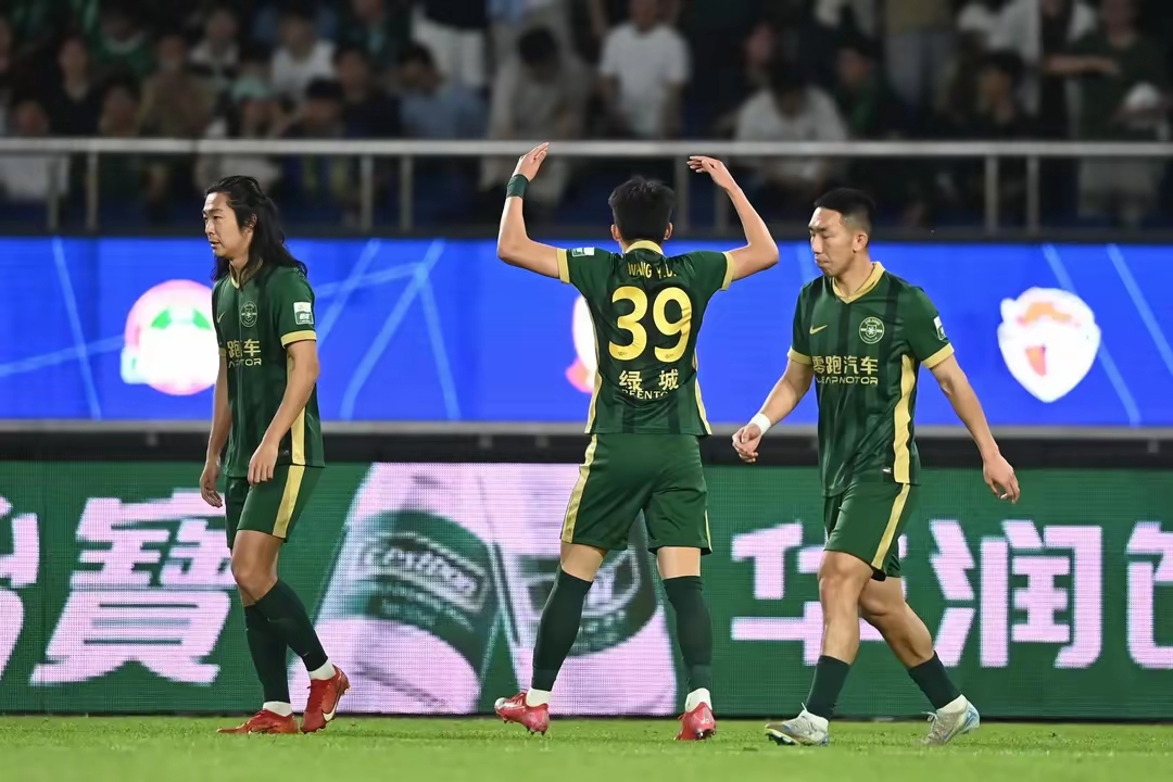 中超梅州客家2-2浙江队弗兰克梅开二度王钰栋失单刀的简单介绍