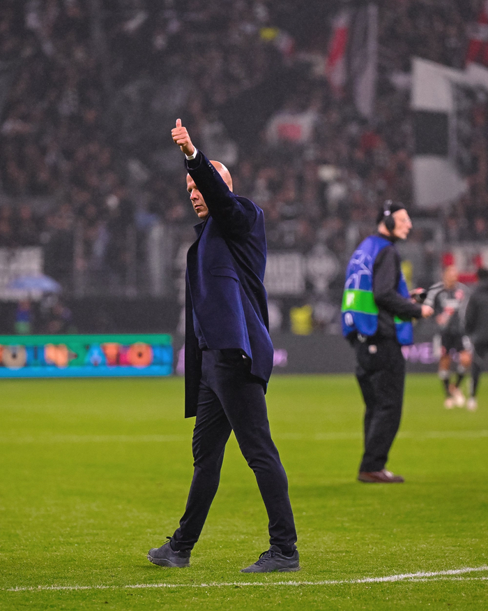 包含欧冠法兰克福1-5利物浦红军完成逆转的词条  第1张