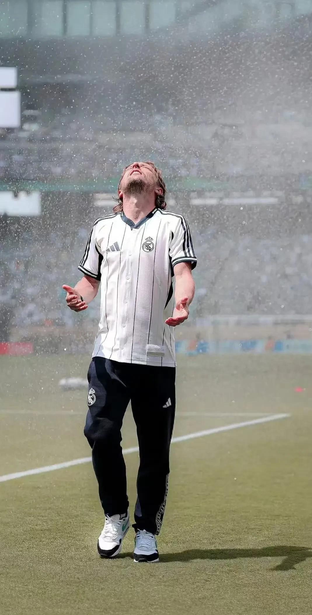 包含AC米兰有意免签莫德里奇球员已经确定本赛季结束后离开皇马的词条 第2张 包含AC米兰有意免签莫德里奇球员已经确定本赛季结束后离开皇马的词条 第2张