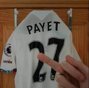 关于西汉姆联球迷抗议董事会要求俱乐部老板辞职的信息